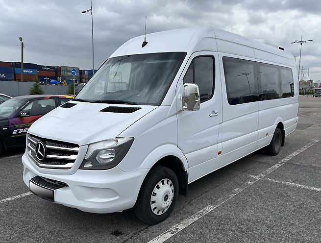 Mercedes benz hot sale minibus